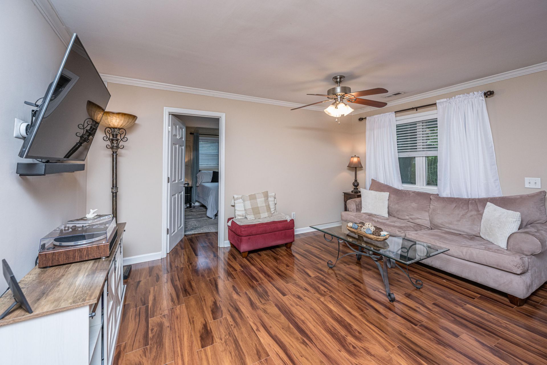 1240 Camellia Road Photo 8