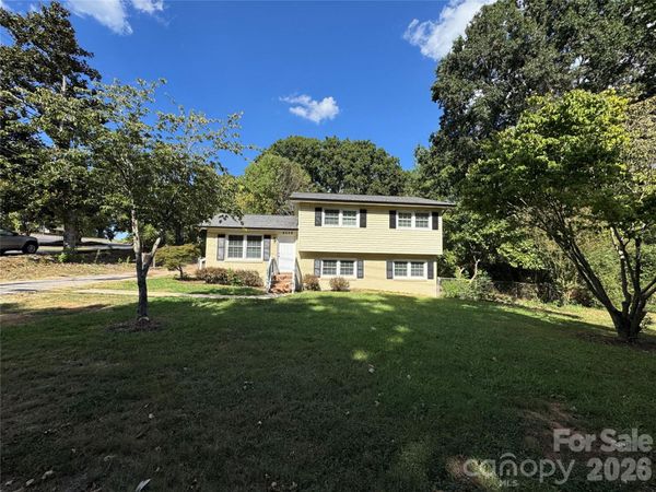 8509 Idlewild Road, Charlotte, NC 28227
