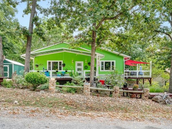 3 Woodview Lane, Holiday Island, AR 72631