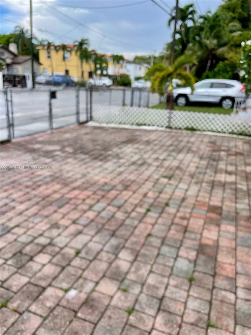 951 SW 9th St, Unit 1, Miami, FL 33130 Photo