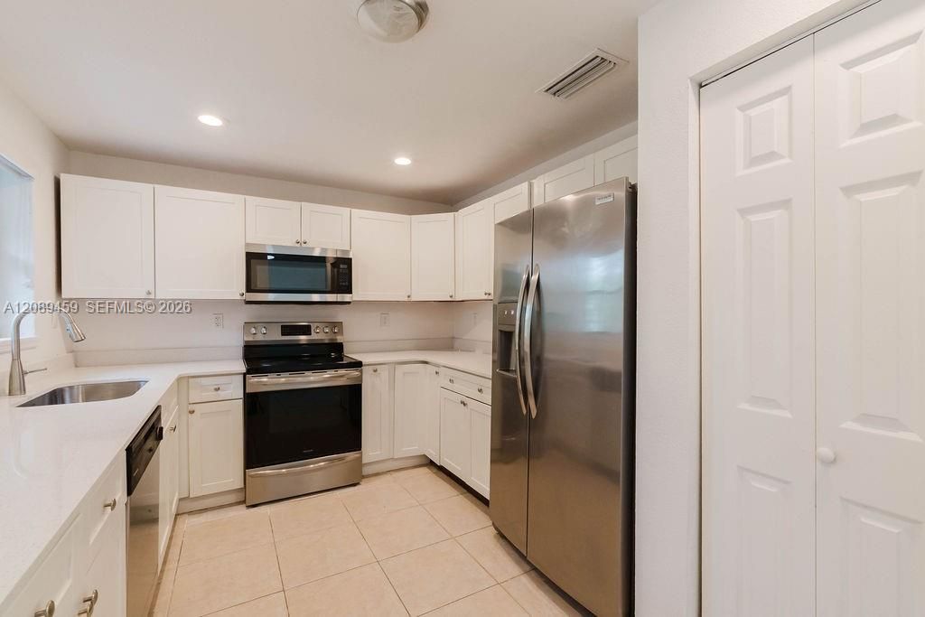 19100 SW 354th St, Unit B, Homestead, FL 33034 Photo