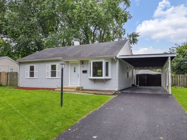 828 Valley Lane, Geneva, IL 60134