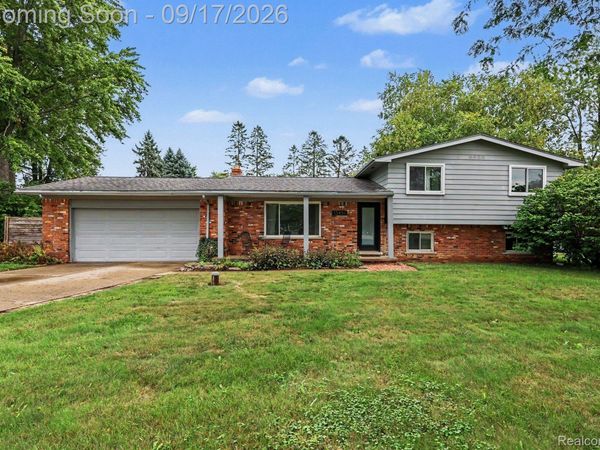13451 N Fenton Road, Fenton Township, Mi 48430