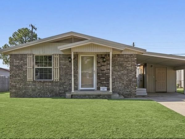 212 Duncan Avenue, Checotah, OK 74426