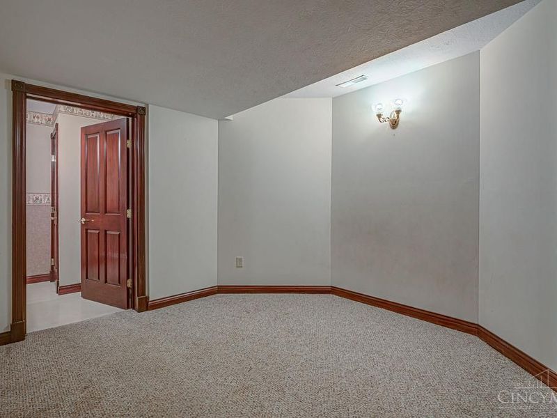 4962 Thomas Road, Wayne Township, OH 45067 Photo 22