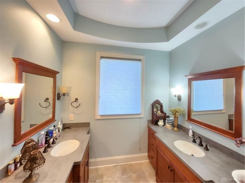 9431 Old Bridge Drive, Washington Township, OH 45458 Photo 10