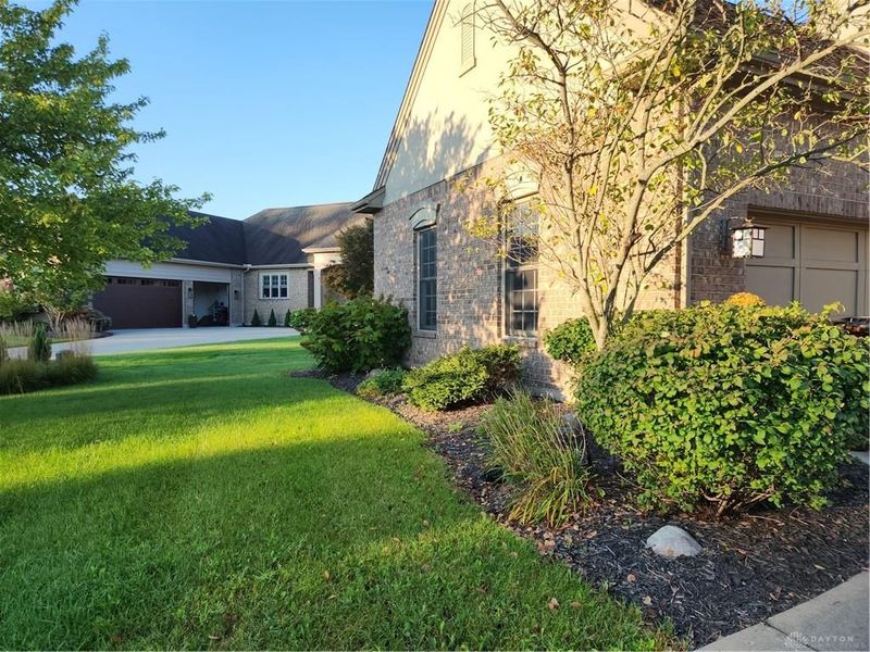 9431 Old Bridge Drive, Washington Township, OH 45458 Photo 3