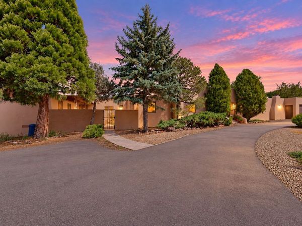 133 E Lupita Road , Santa Fe, NM 87505