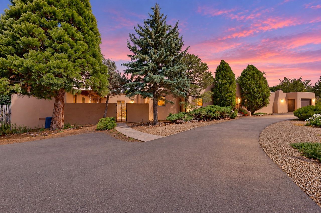 133 E Lupita Road, Santa Fe, NM 87505 Main Photo