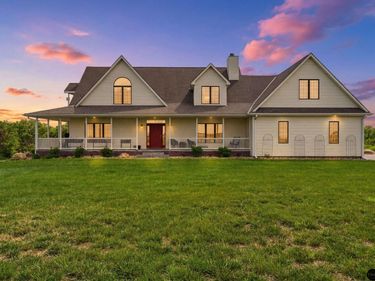 1561 Raymond Road, Garland, NE 68360