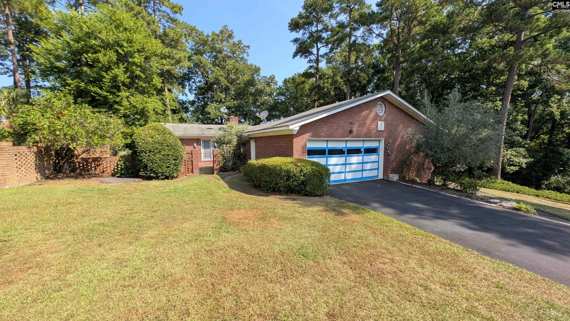 1800 Holly Hill Drive  Photo 10