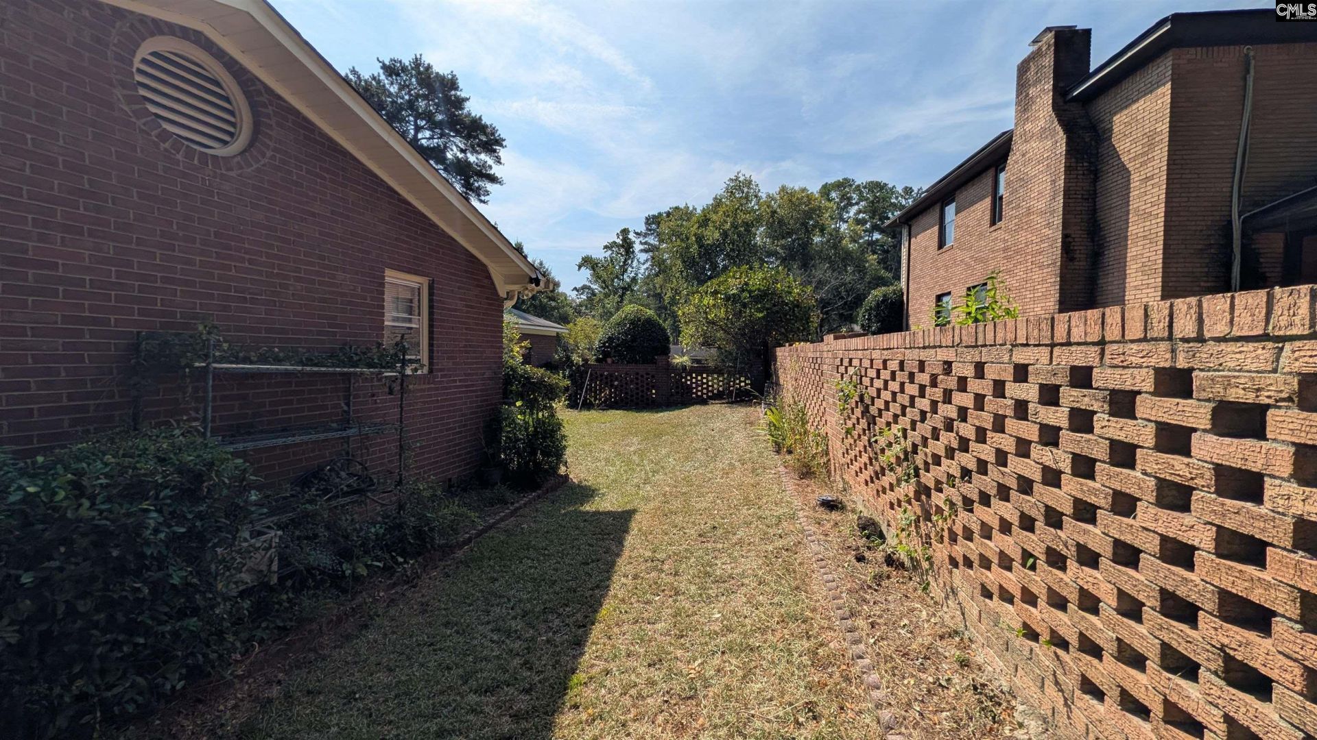1800 Holly Hill Drive  Photo 14