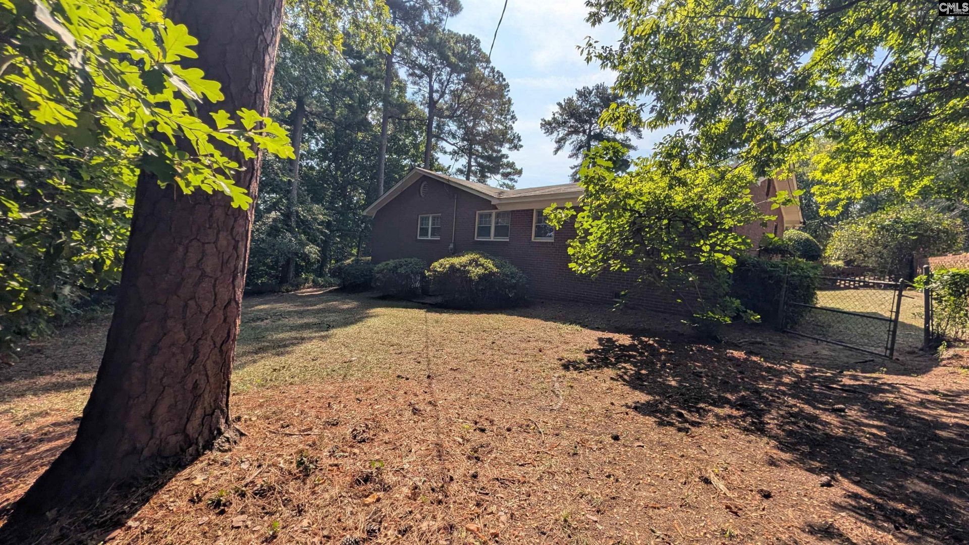 1800 Holly Hill Drive  Photo 16