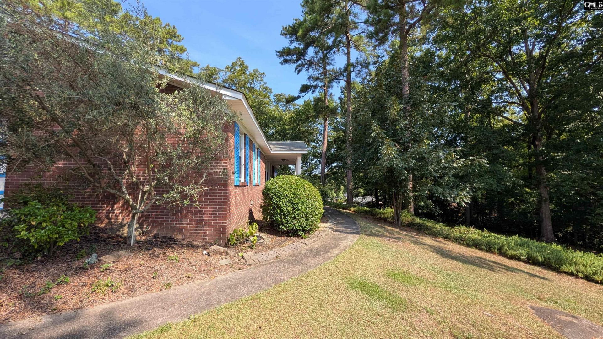1800 Holly Hill Drive  Photo 18