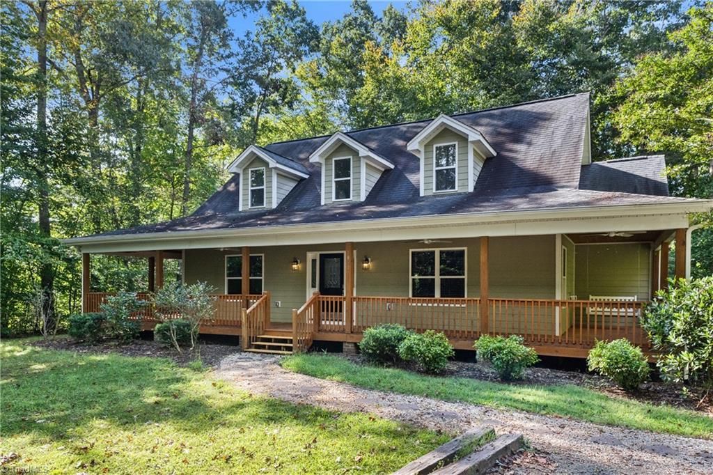 1058 Autumn Drive, East Bend, NC 27018 Main Photo