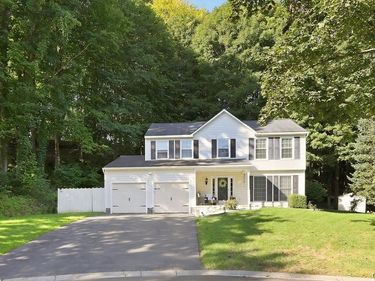 2 Chaucer Circle , Baldwinsville, NY 13027