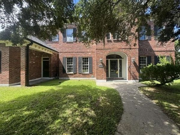 1 ROSEDOWN Court, New Orleans, LA 70131