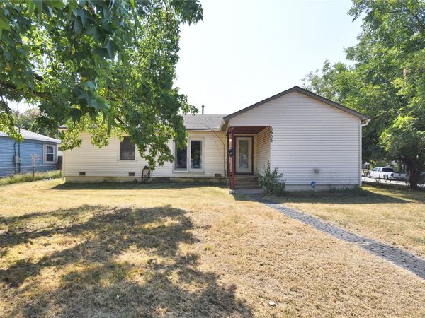 5906 E King Street , Tulsa, OK 74115