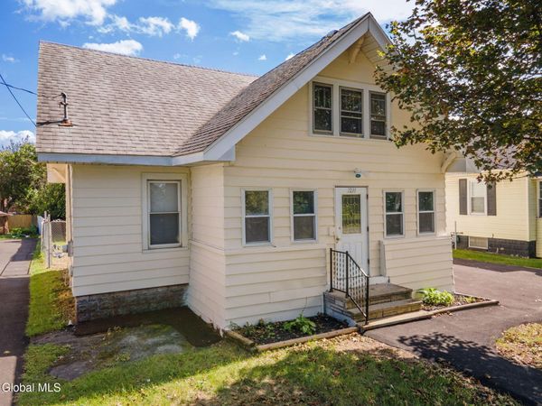 1231 N Westcott Road, Schenectady, NY 12306