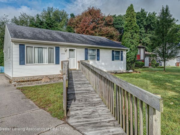 5710 Ellendale Drive, Lansing, MI 48911