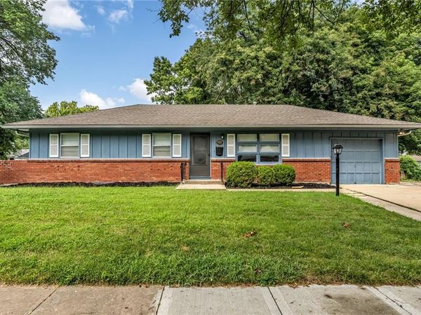 717 S Sunset Drive, Olathe, KS 66061