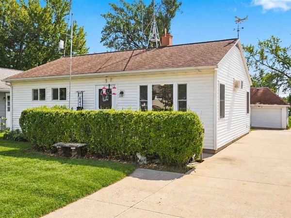 645 40th Street NE, Cedar Rapids, IA 52402