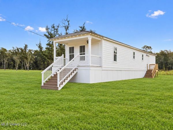 7336 Mahoney Drive, Pass Christian, MS 39571