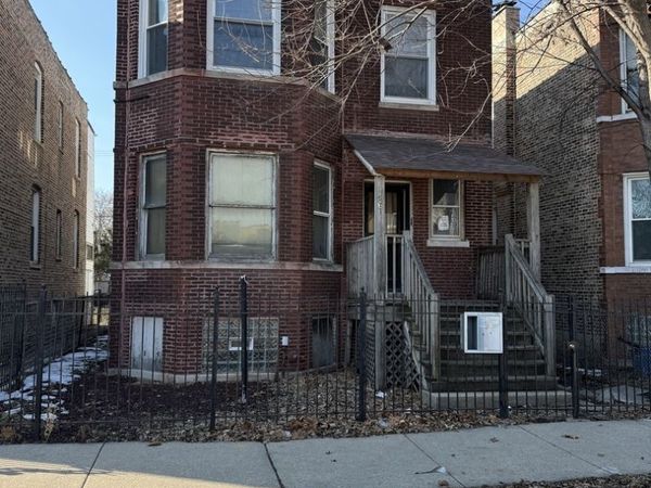 726 N Troy Street, Chicago, IL 60612