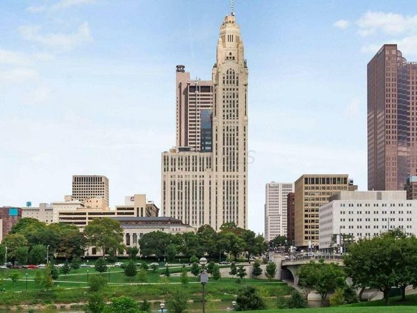 50 W Broad Street , Unit 2104, Columbus, OH 43215