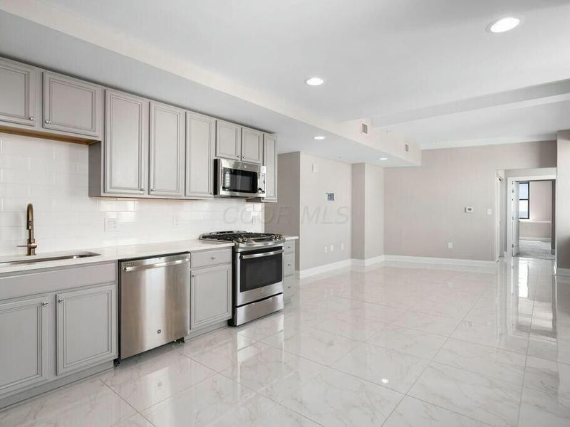 50 W Broad Street, Unit 2104, Columbus, OH 43215 Photo 10