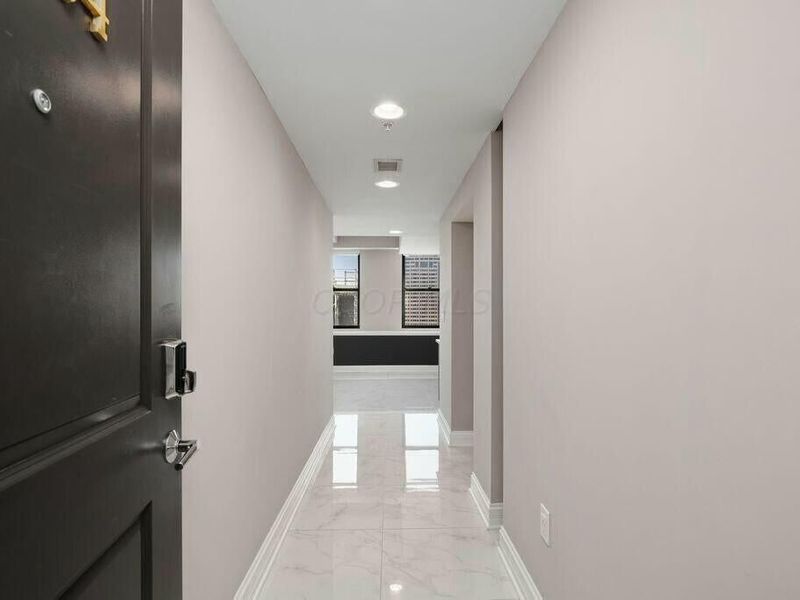 50 W Broad Street, Unit 2104, Columbus, OH 43215 Photo 2