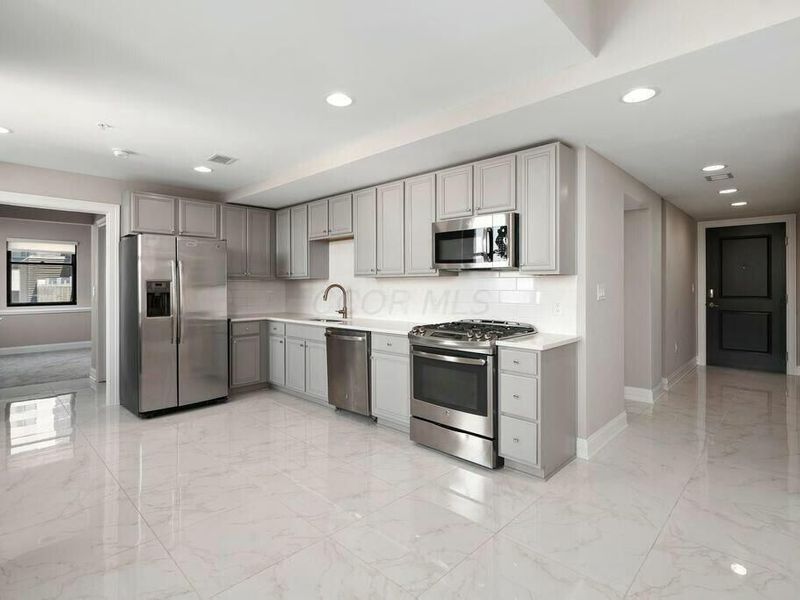 50 W Broad Street, Unit 2104, Columbus, OH 43215 Photo 4