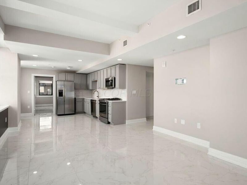 50 W Broad Street, Unit 2104, Columbus, OH 43215 Photo 6