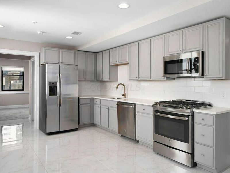 50 W Broad Street, Unit 2104, Columbus, OH 43215 Photo 8