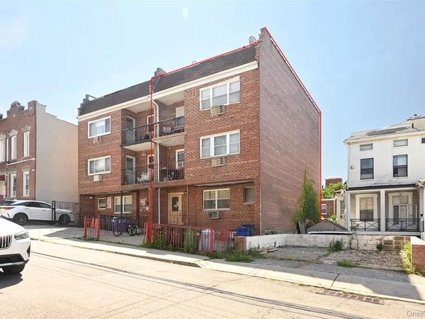 2540 14th Place , Astoria, NY 11102
