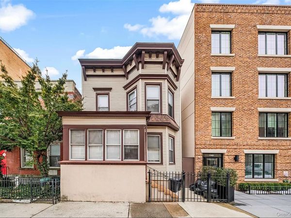 3071 32nd Street , Astoria, NY 11102