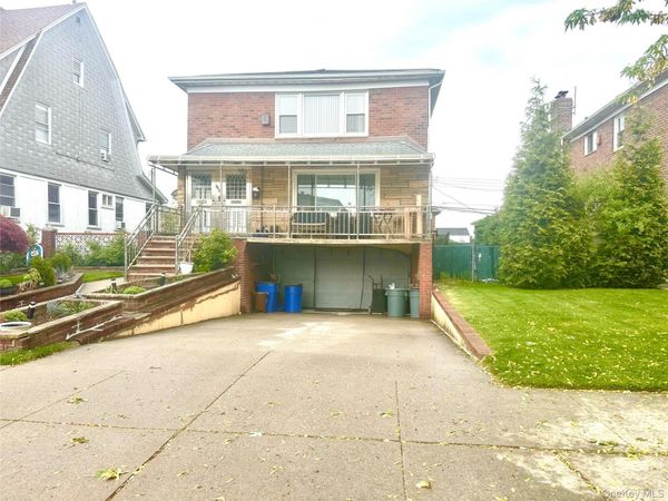 5835 229 , Oakland Gardens, NY 11364