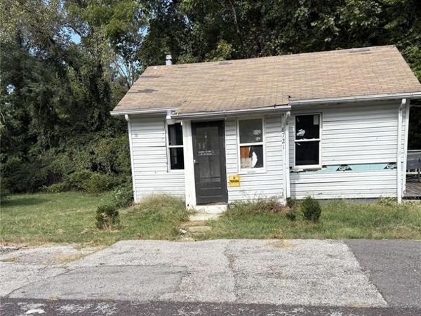 8721 Shirley Avenue , St Louis, MO 63121