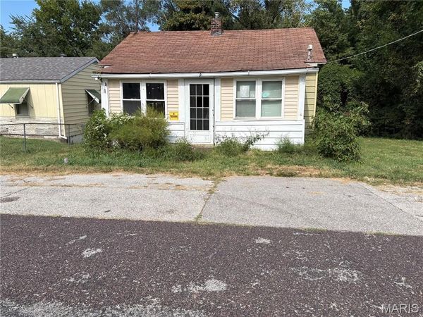 8729 Shirley Avenue , St Louis, MO 63121