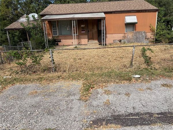 8735 Shirley Avenue , St Louis, MO 63121