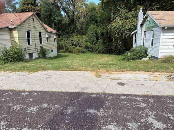 8725 Shirley Avenue , St Louis, MO 63121