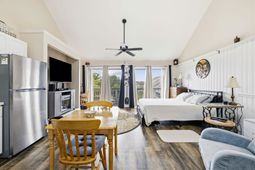1850 Colony Dr. photo 4