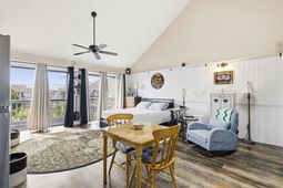 1850 Colony Dr. photo 4
