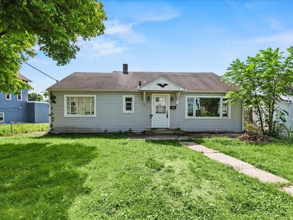 212 E Auburn Avenue, Bellefontaine, OH 43311