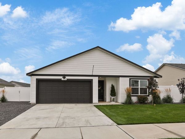 13529 W Crosswinds Ave, Airway Heights, WA 99001