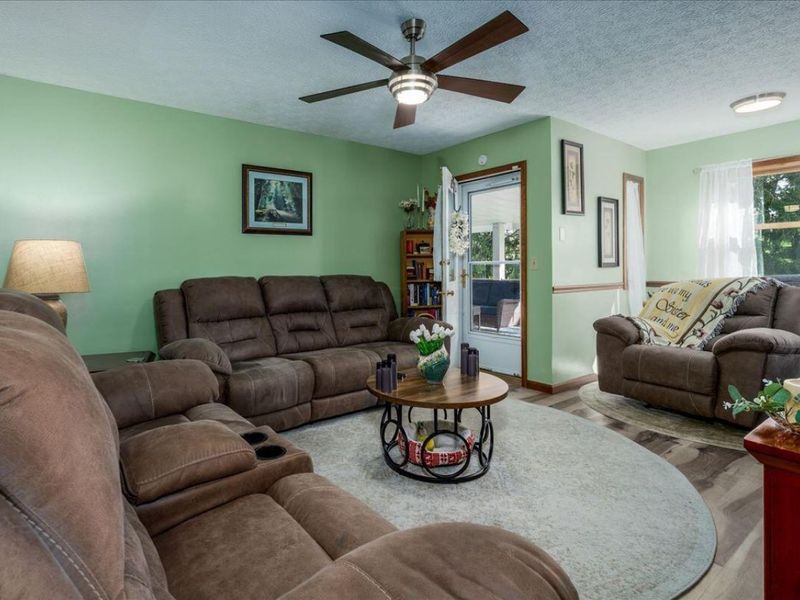 377 Lawnwood Drive , Circleville, OH 43113 Photo 17