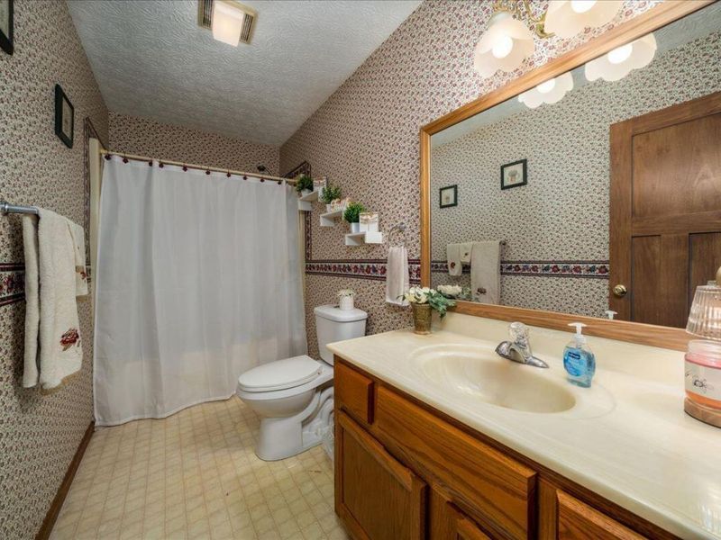377 Lawnwood Drive , Circleville, OH 43113 Photo 29
