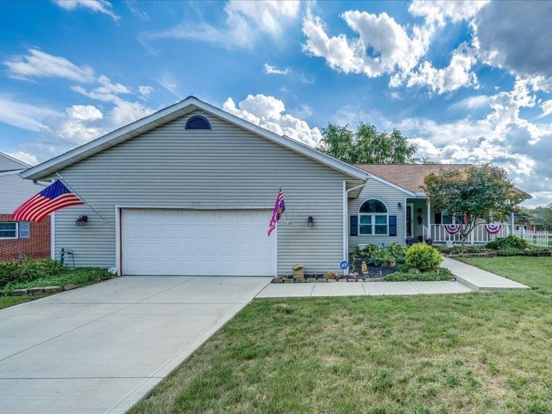 377 Lawnwood Drive , Circleville, OH 43113 Photo 4