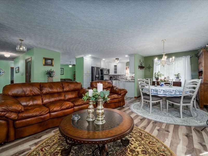 377 Lawnwood Drive , Circleville, OH 43113 Photo 9