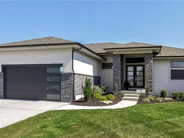 21106 W 81st Street, Shawnee, KS 66220